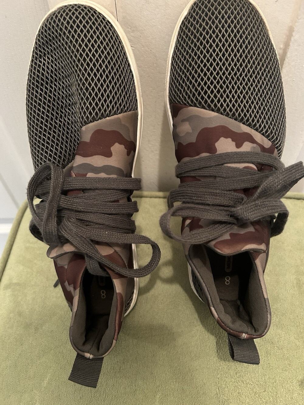 Time and Tru Women's Sneakers Green Camoflage Memory Foam Slip On Shoes Size 8